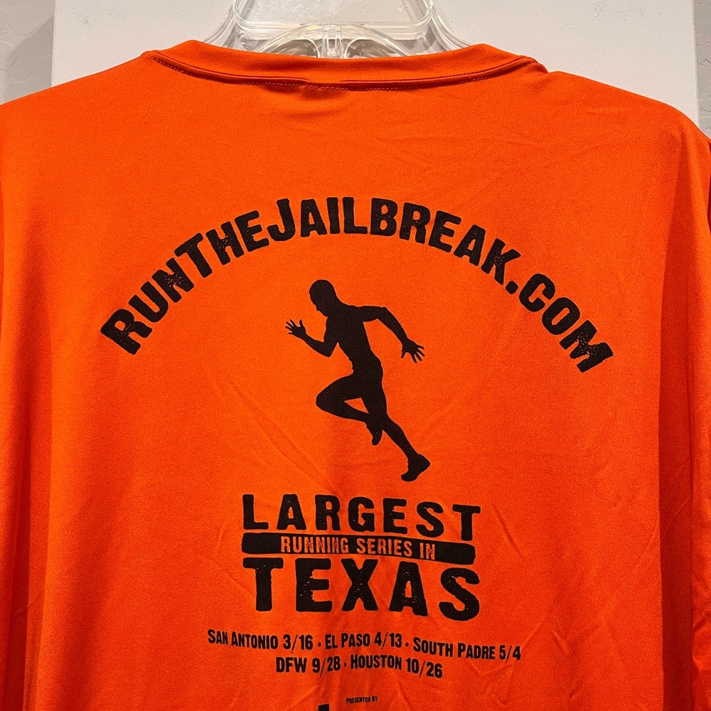 Jailbreak running tee shirt size M